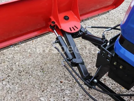 Отвал Снеговик на DF 404 G2 ОК2000