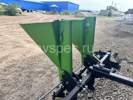 Чеснокосажалка (сеялка чеснока) двухрядная на одноточечную навесную систему