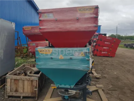 Разбрасыватель минеральных удобрений 1000 литров