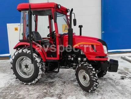 Трактор Dongfeng DF-404C G2 с кабиной