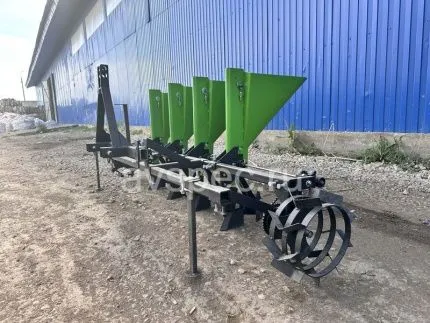 Чеснокосажалка (сеялка чеснока) четырехрядная