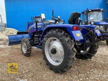 Трактор Lovol TE 244 HT с отвалом